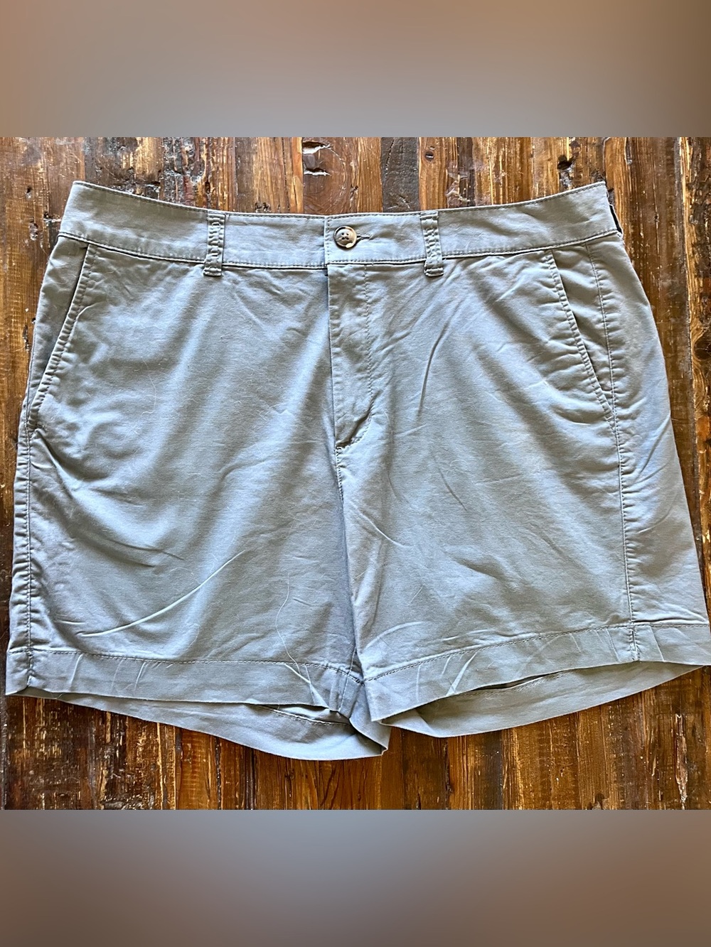 Old Navy Trio of High Waist Everyday Shorts: Tan,Gray, Green Sz 12 EUC - Picture 4 of 16